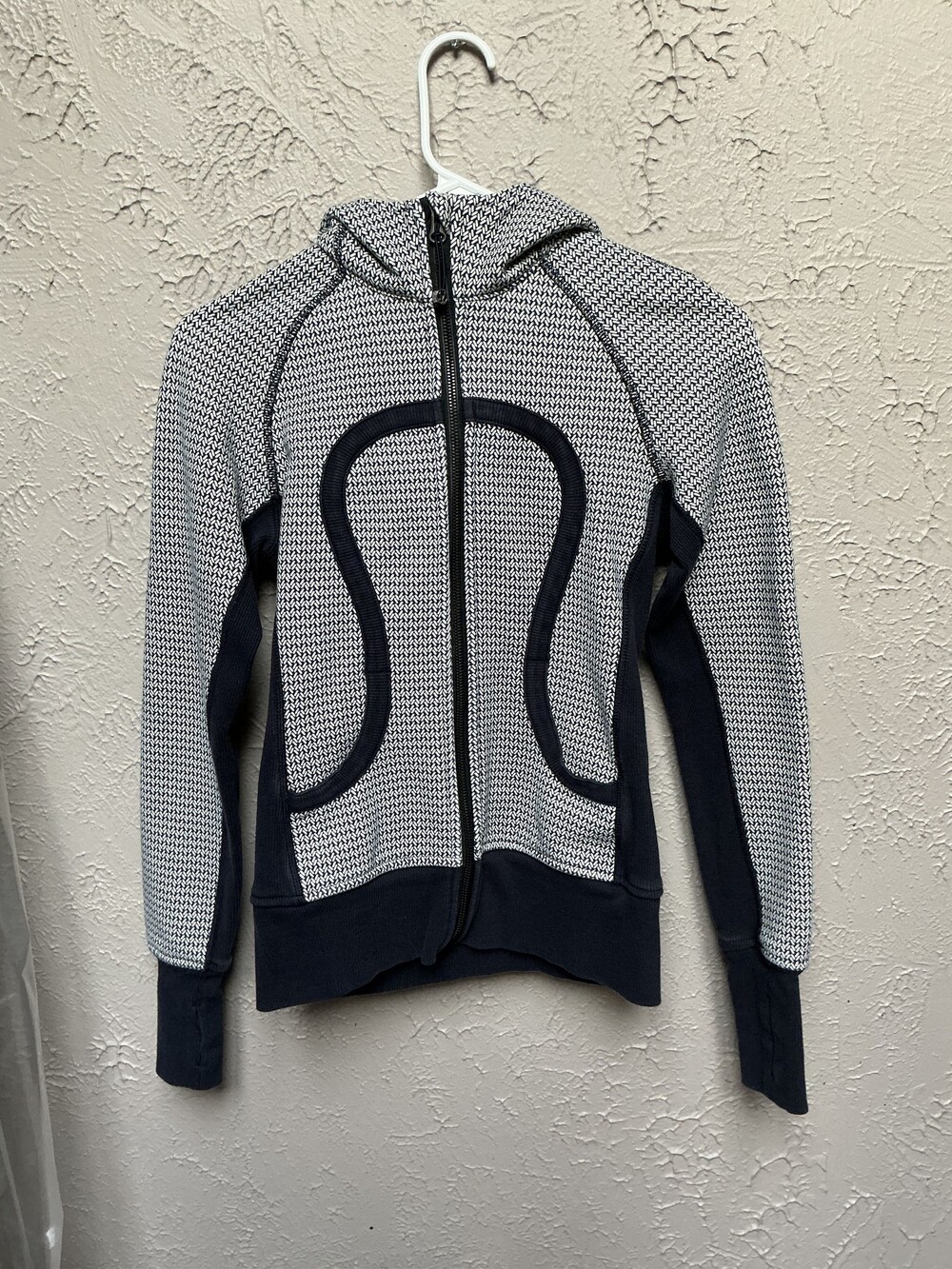 Lululemon Size 2 Black and White Cotton Blend Full Zip Hoodie